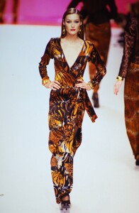 Yves Saint Laurent 1995 Women RTW 56.jpg