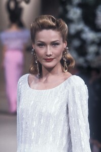 Yves Saint Laurent 1996 Haute Couture 134.jpg