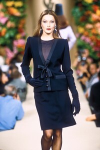 Yves Saint Laurent 1996 Haute Couture 173.jpg