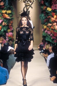 Yves Saint Laurent 1996 Haute Couture 176.jpg