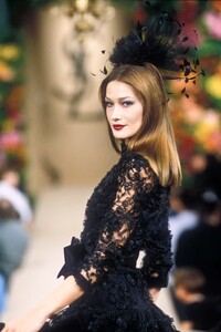 Yves Saint Laurent 1996 Haute Couture 178.jpg