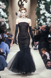 Yves Saint Laurent 1996 Haute Couture 185.jpg
