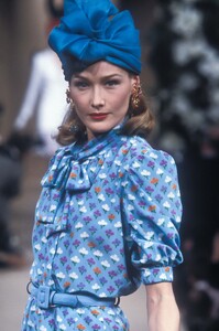 Yves Saint Laurent 1996 Haute Couture 4.jpg