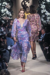 Yves Saint Laurent 1996 Haute Couture 91.jpg