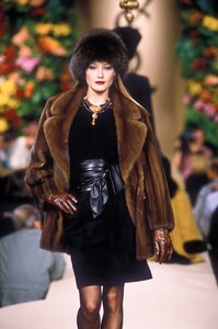 Yves Saint Laurent 1996 Haute Couture 92.jpg