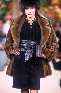 Yves Saint Laurent 1996 Haute Couture 93.jpg
