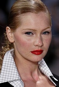 annaJulka face - s05zT.jpg