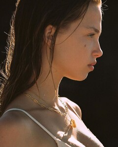 anothertimemagazine posts 2023-12-24 14.57 C1PQBbRquBS_6_6 412383449_882433566591718_3034474606549977549_n.jpg