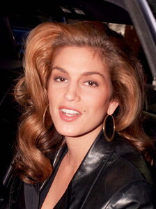 cindy-crawford-radiographie-de-son-style-en-15-images-vintage.jpg