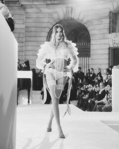 etam 24UD_loublsn_3466267201369027307_1402094202_31_10_2024.jpg