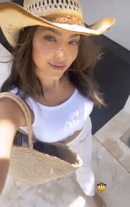 hot cowgirl sss.jpeg