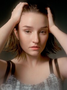 kaitlyn-dever-gq-hype-photoshoot-may-2025-4.jpg