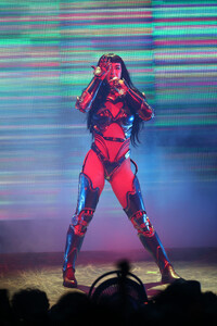 katyperry-inglewood-jul-2025-13.jpg