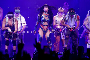 katyperry-inglewood-jul-2025-17.jpg