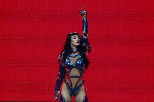 katyperry-inglewood-jul-2025-22.jpg