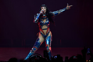 katyperry-inglewood-jul-2025-41.jpg