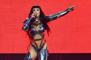 katyperry-inglewood-jul-2025-52.jpg