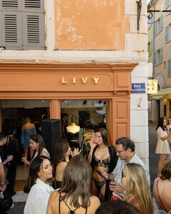 livystudio posts 2025-07-16 19.09 DMLTElHIunF_4_7 520539137_18395010754143178_4695108320086887908_n.jpg