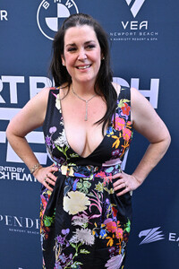 melanie-lynskey-24.jpg