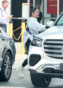 vanessa-hudgens-masterfully-blends-comfort-and-cool-at-lax-1.jpg