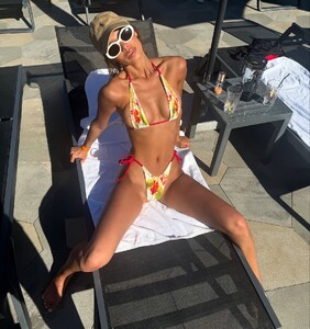 vviolettavakarchuk posts 2025-07-02 20.36 DLnZ5jgNjEs_1_4 515325996_18183799723320997_7972694179793162236_n.jpg