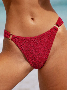 women-knitted-nylon-bikini-bottoms-sustainable-bikinis-05.jpg