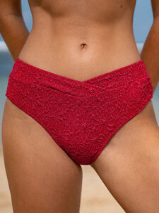 women-knitted-nylon-bikini-bottoms-sustainable-bikinis-06.jpg