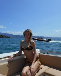 [2025.07.25] elizabethcturner_523324461_18516351763052750_1102654718202097501_n.jpg