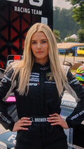 [2025.08.02] lindsaymariebrewer_DM4ILn4thCZ.jpg