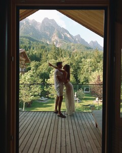 [2025.08.03] helenowen_527447684_18511357285019170_2472834683370945826_n.jpg