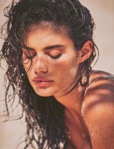 [2025.08.13] vogueandchocolate_531741181_18523208431031672_1666252787822150257_n.jpg