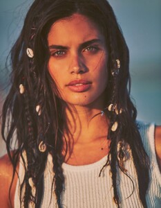 [2025.08.13] vogueandchocolate_532259092_18523208416031672_3180886818243483139_n.jpg