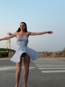 [2025.08.16] dovecameron_534700273_18534459271032310_1124656107790096099_n.jpg