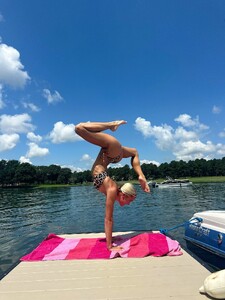 [2025.08.16] livvydunne_532906653_18527423380027168_8750112350127668112_n.jpg