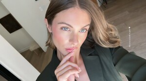 [2025.08.19] carmellarose_3703043843143667462.jpg