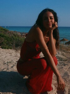 [2025.08.19] sofiaresing_535209228_18523700341031551_578807932823339171_n.jpg