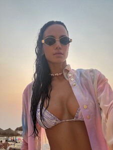 [2025.08.20] sofiaresing_536945343_18523896937031551_1435425308345871919_n.jpg