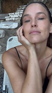 [2025.08.21] barrefaeli_3703931373361503741.jpg