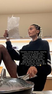 [2025.08.21] kellygale_3704576495998158535.jpg