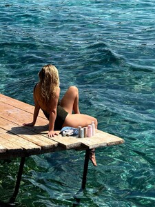 [2025.08.23] barrefaeli_537681164_18526433482041153_9191767450422908382_n.jpg