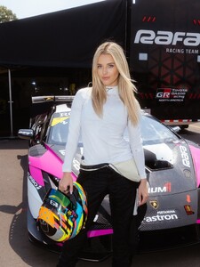 [2025.08.23] lindsaymariebrewer_538976382_18521734978023234_1510549546343440658_n.jpg