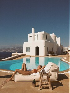 [2025.08.25] bikinilovers_539246586_18526222243056074_4129183412488867539_n.jpg