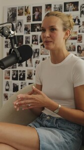 [2025.08.27] tothemoon_honey_DN3bNVTUA5a.jpg