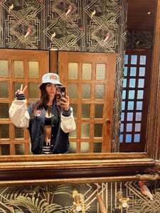 [2025.08.27] victoriajustice_539512656_18615315397006824_7347467487294593803_n.jpg