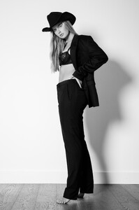 ATrolle - Crawford (OlderPortfHQ)_1687890786-e9fb5f903d32d543819e96080f837842.jpg