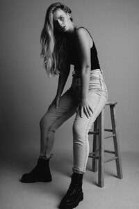 ATrolle - Select portf - gallery_model_5rGDenCHbFty.jpg