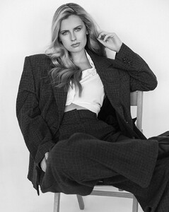 ATrolle - Select portf - gallery_model_PCy80UIbEJcw.jpg