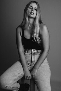 ATrolle - Select portf - gallery_model_vbuewXQzdgO0.jpg