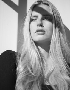 ATrolle - Select portf - gallery_model_xuJWHf0Y85IZ.jpg