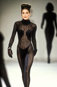 Azzedine Alaia 1991 Women FW 35.jpg